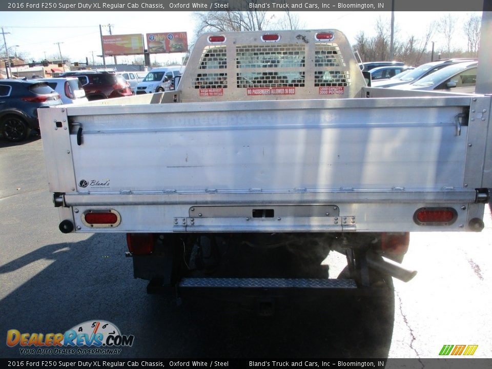 2016 Ford F250 Super Duty XL Regular Cab Chassis Oxford White / Steel Photo #17