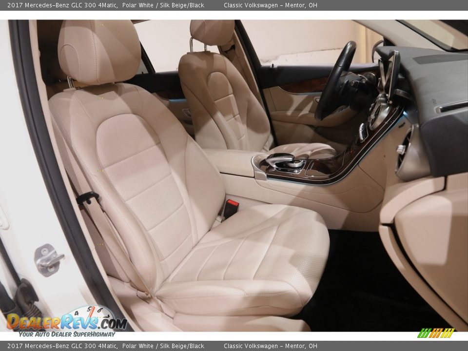 2017 Mercedes-Benz GLC 300 4Matic Polar White / Silk Beige/Black Photo #18