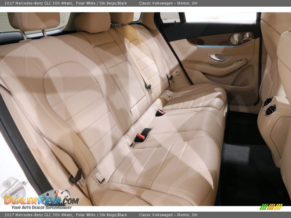 2017 Mercedes-Benz GLC 300 4Matic Polar White / Silk Beige/Black Photo #19