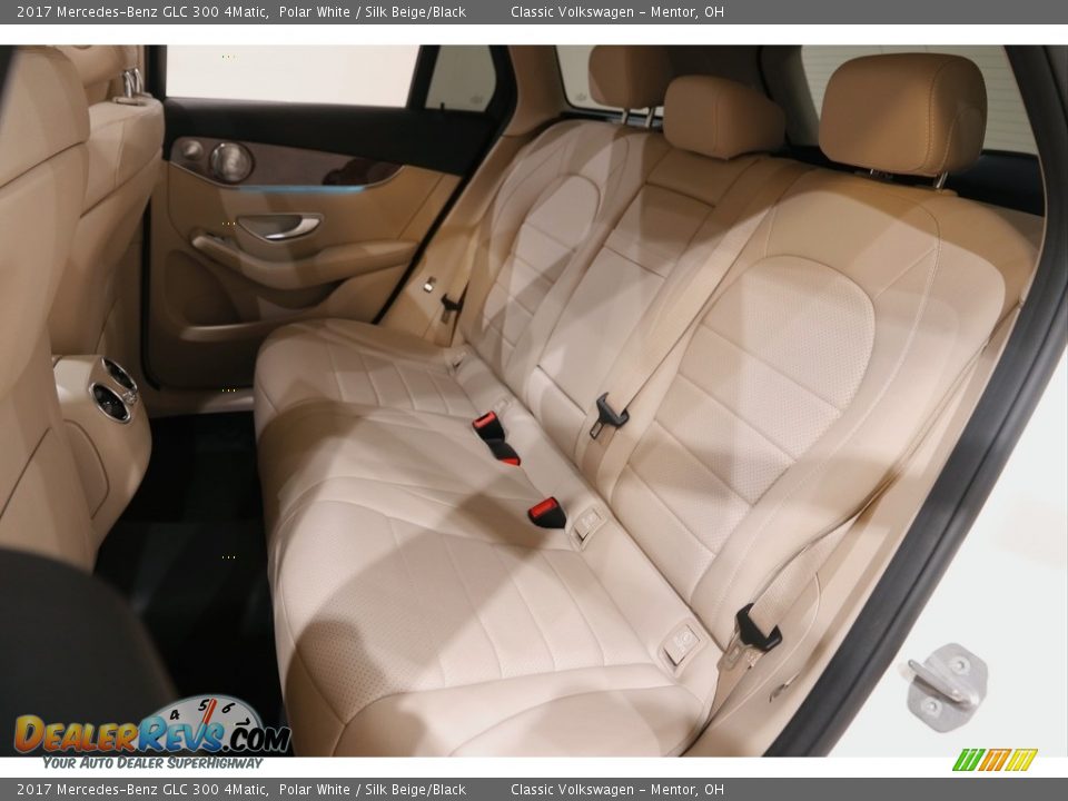 2017 Mercedes-Benz GLC 300 4Matic Polar White / Silk Beige/Black Photo #20