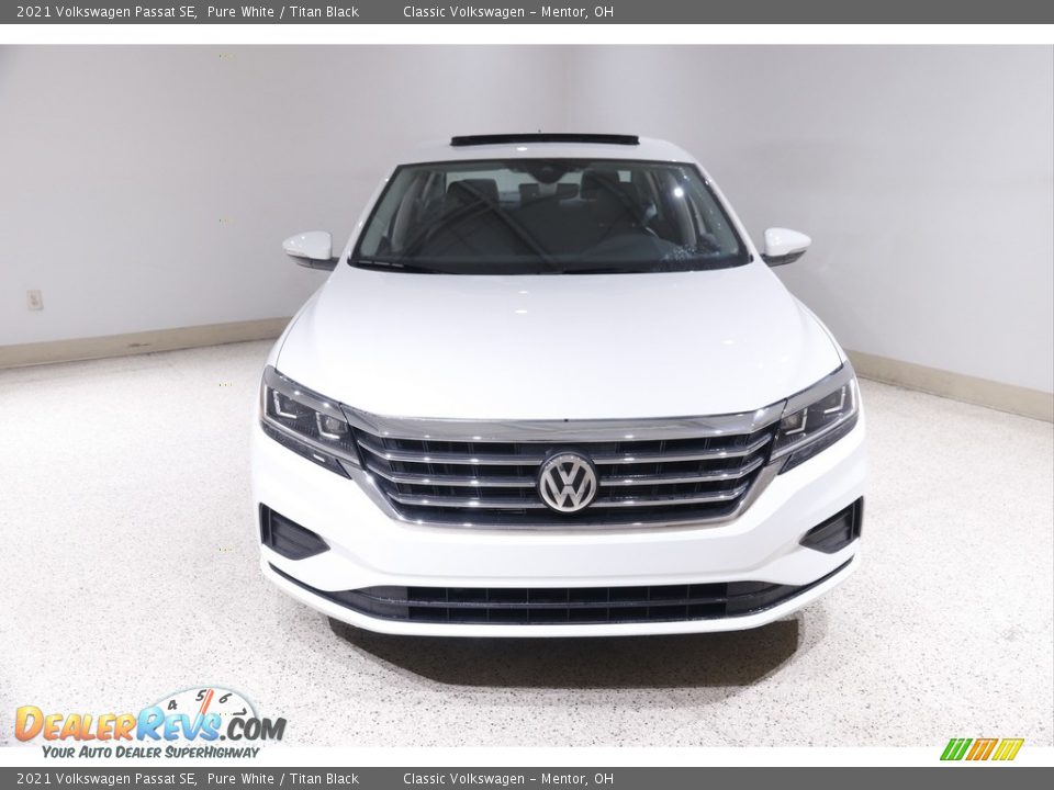 2021 Volkswagen Passat SE Pure White / Titan Black Photo #2