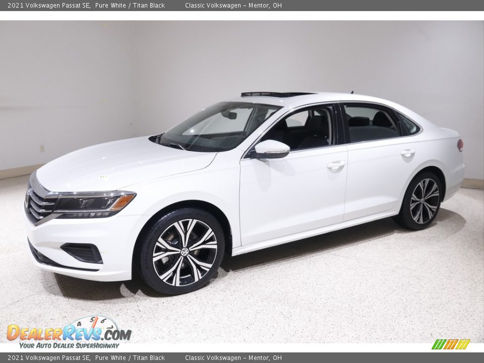 2021 Volkswagen Passat SE Pure White / Titan Black Photo #3