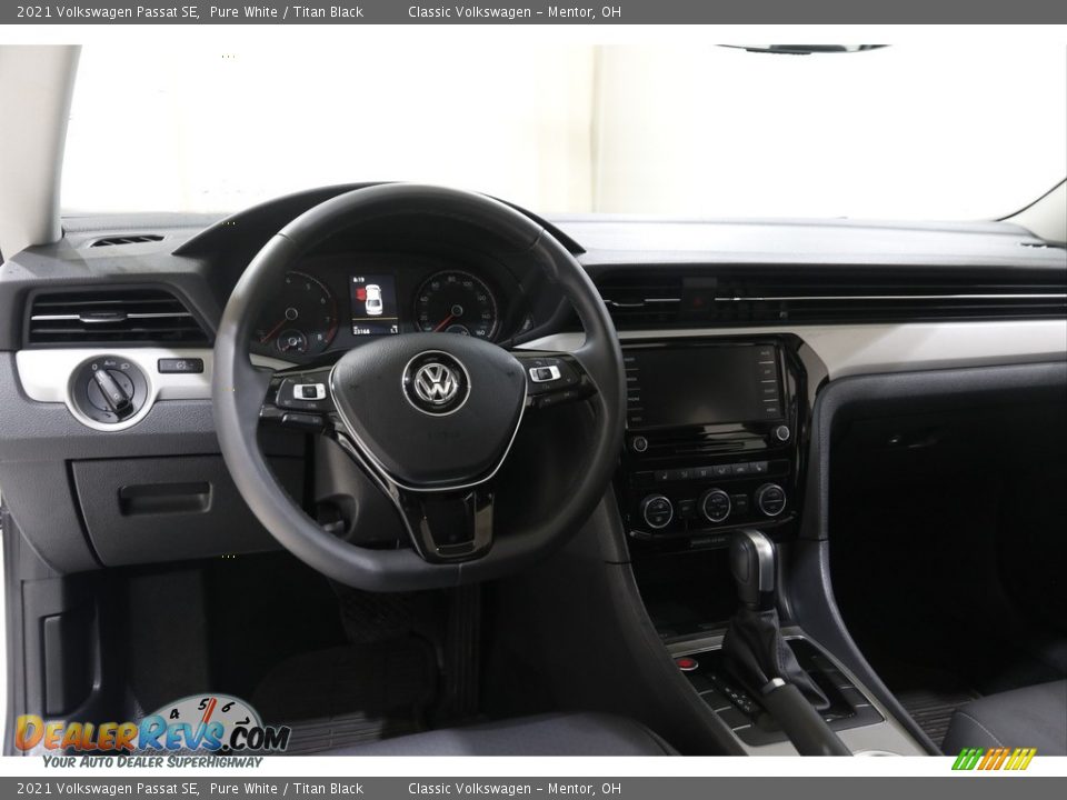 2021 Volkswagen Passat SE Pure White / Titan Black Photo #6