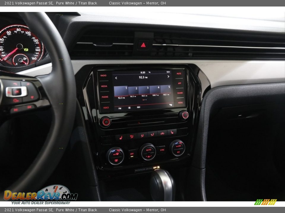2021 Volkswagen Passat SE Pure White / Titan Black Photo #9