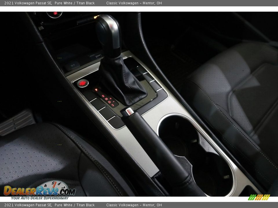 2021 Volkswagen Passat SE Pure White / Titan Black Photo #13