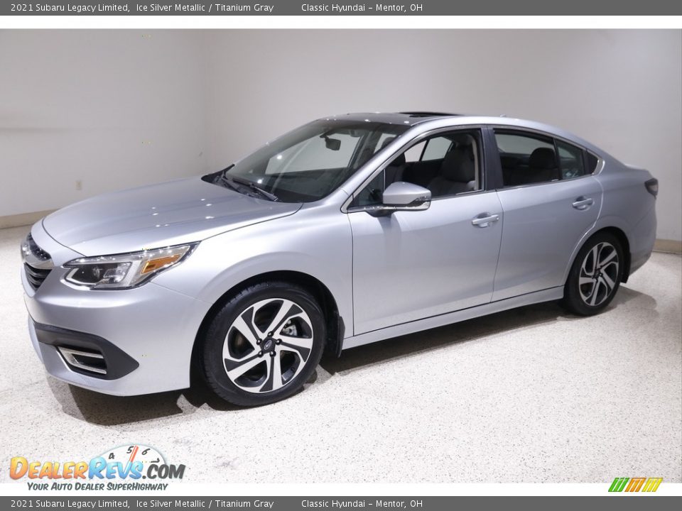 Front 3/4 View of 2021 Subaru Legacy Limited Photo #3