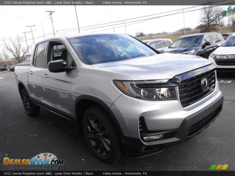 Front 3/4 View of 2022 Honda Ridgeline Sport AWD Photo #7