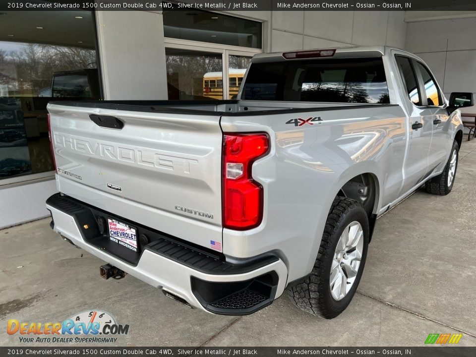 2019 Chevrolet Silverado 1500 Custom Double Cab 4WD Silver Ice Metallic / Jet Black Photo #7