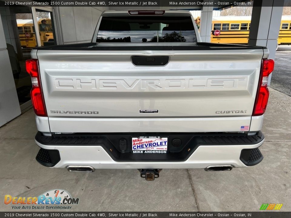 2019 Chevrolet Silverado 1500 Custom Double Cab 4WD Silver Ice Metallic / Jet Black Photo #8