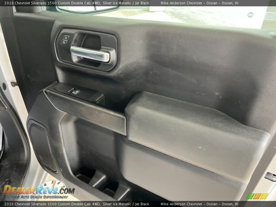 2019 Chevrolet Silverado 1500 Custom Double Cab 4WD Silver Ice Metallic / Jet Black Photo #23