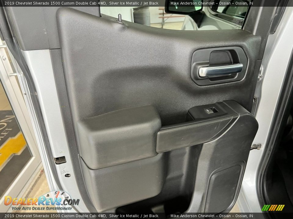 2019 Chevrolet Silverado 1500 Custom Double Cab 4WD Silver Ice Metallic / Jet Black Photo #29