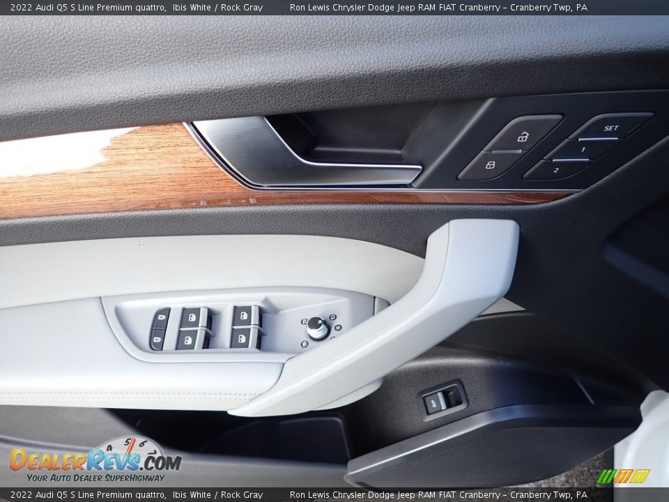 Door Panel of 2022 Audi Q5 S Line Premium quattro Photo #15