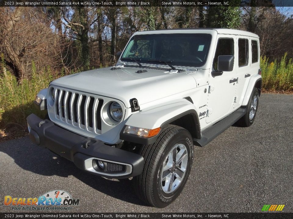 2023 Jeep Wrangler Unlimited Sahara 4x4 w/Sky One-Touch Bright White / Black Photo #2