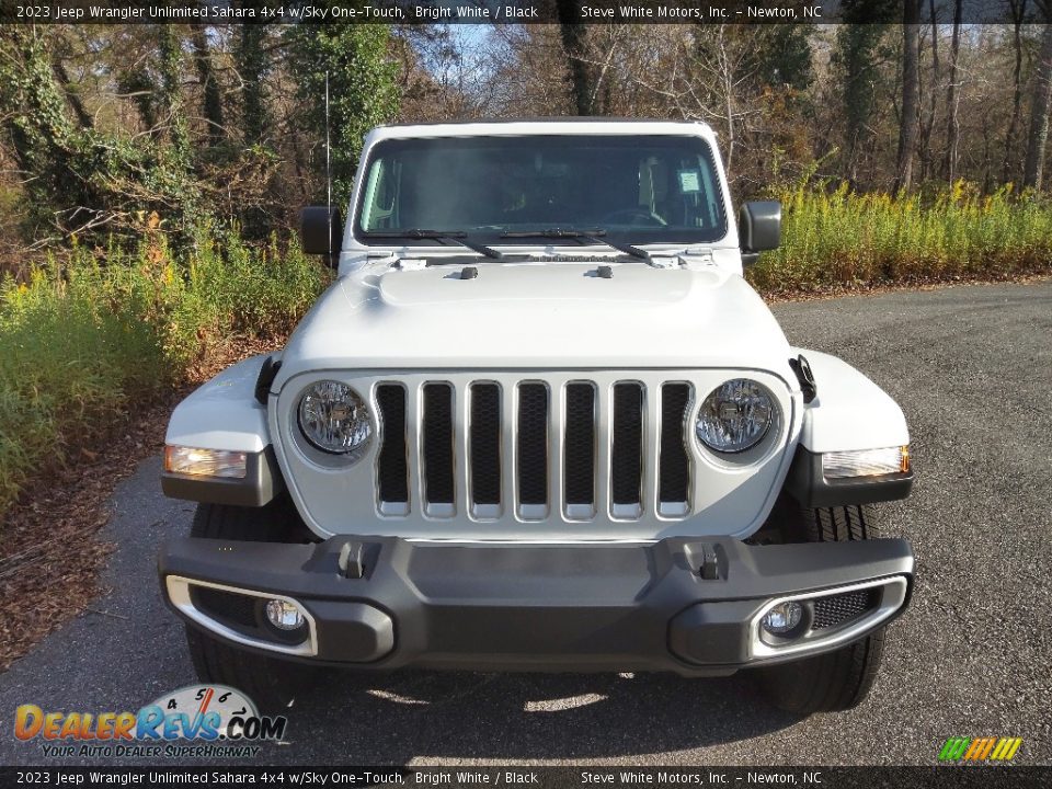 2023 Jeep Wrangler Unlimited Sahara 4x4 w/Sky One-Touch Bright White / Black Photo #3