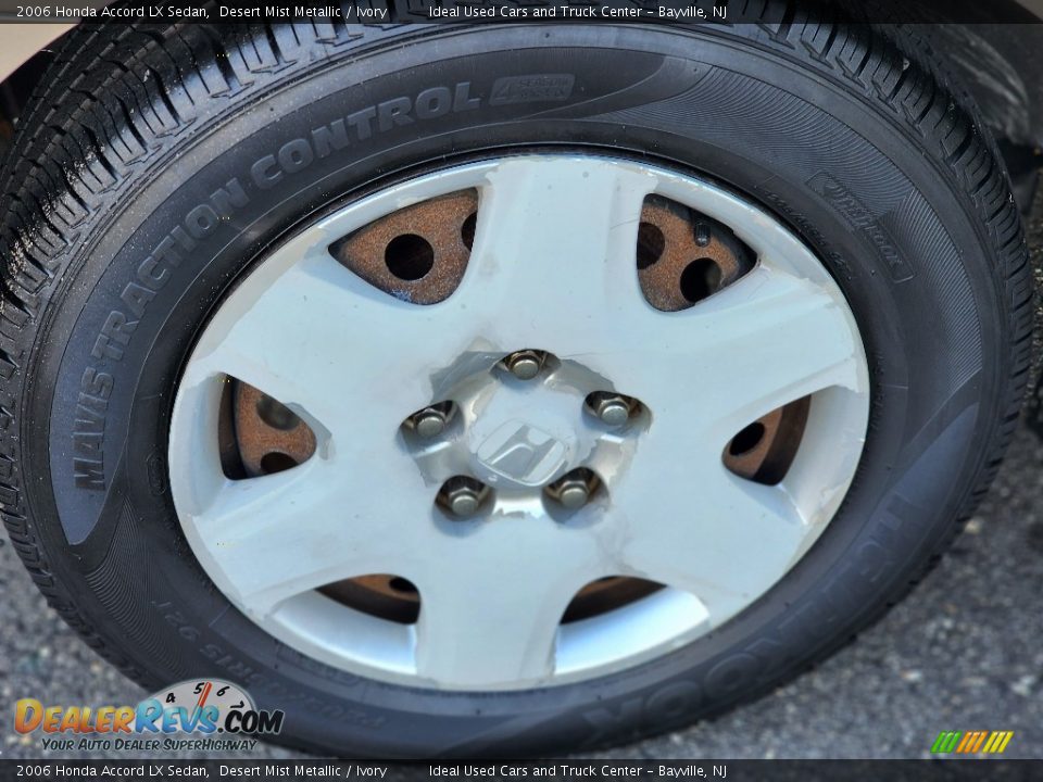 2006 Honda Accord LX Sedan Desert Mist Metallic / Ivory Photo #19