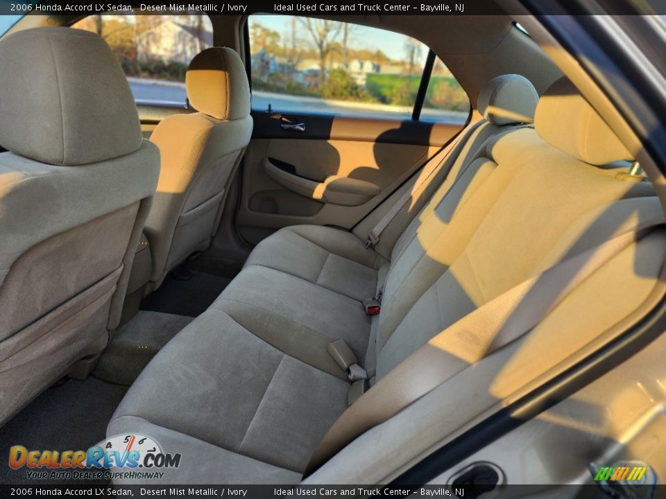 2006 Honda Accord LX Sedan Desert Mist Metallic / Ivory Photo #21