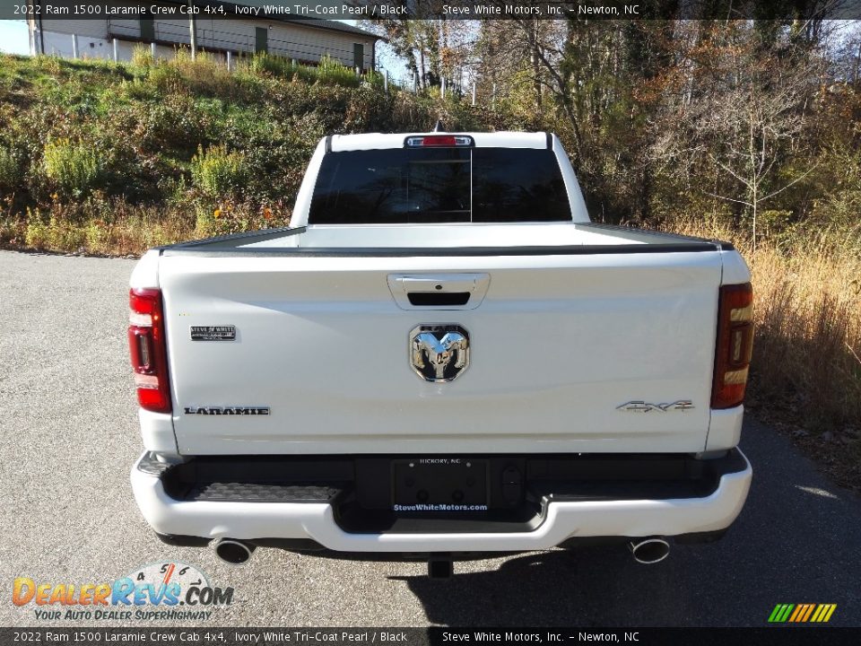 2022 Ram 1500 Laramie Crew Cab 4x4 Ivory White Tri-Coat Pearl / Black Photo #7