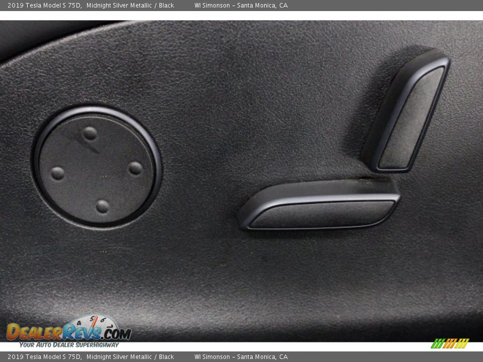 Controls of 2019 Tesla Model S 75D Photo #11