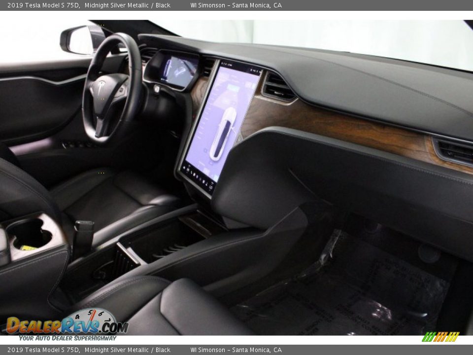 Dashboard of 2019 Tesla Model S 75D Photo #26