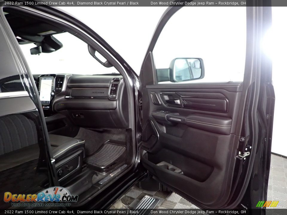 2022 Ram 1500 Limited Crew Cab 4x4 Diamond Black Crystal Pearl / Black Photo #30