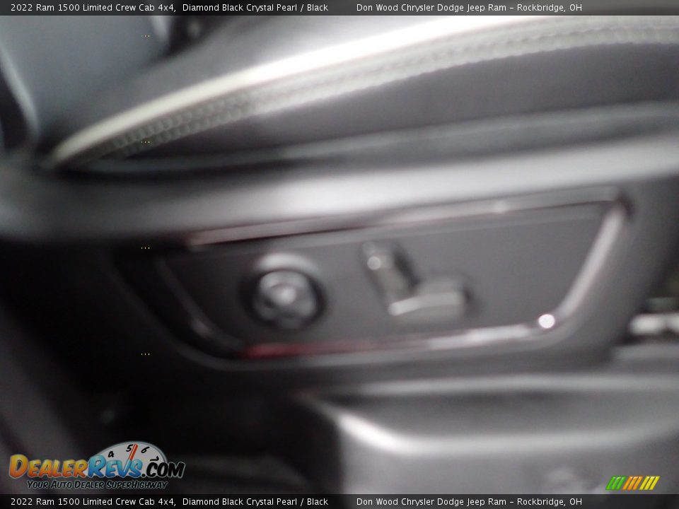 2022 Ram 1500 Limited Crew Cab 4x4 Diamond Black Crystal Pearl / Black Photo #32