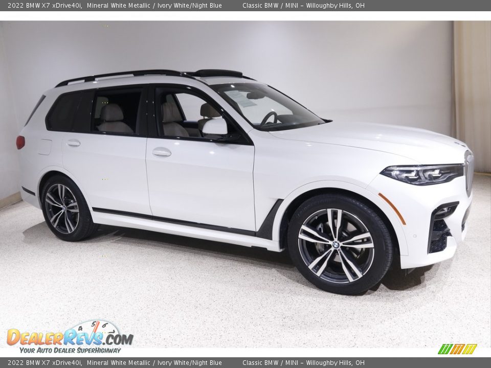 Mineral White Metallic 2022 BMW X7 xDrive40i Photo #1