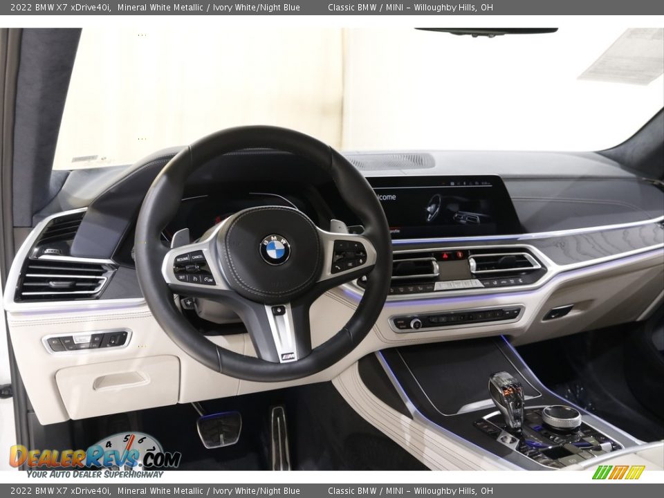 2022 BMW X7 xDrive40i Mineral White Metallic / Ivory White/Night Blue Photo #6