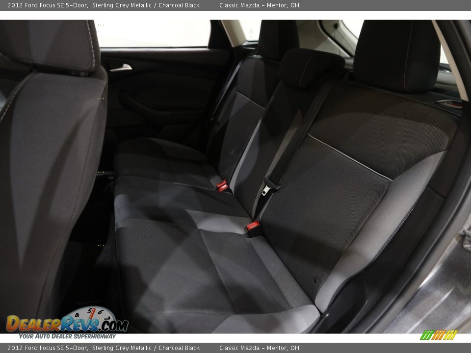 2012 Ford Focus SE 5-Door Sterling Grey Metallic / Charcoal Black Photo #17