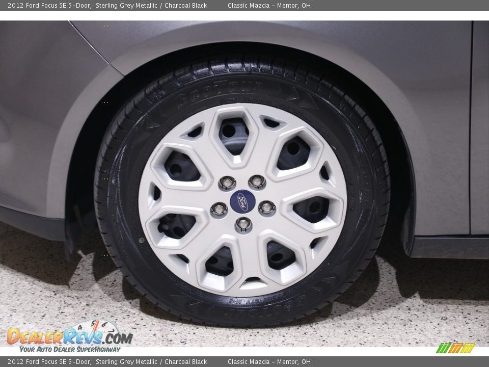 2012 Ford Focus SE 5-Door Sterling Grey Metallic / Charcoal Black Photo #20