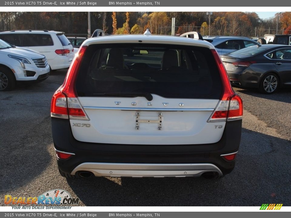 2015 Volvo XC70 T5 Drive-E Ice White / Soft Beige Photo #4