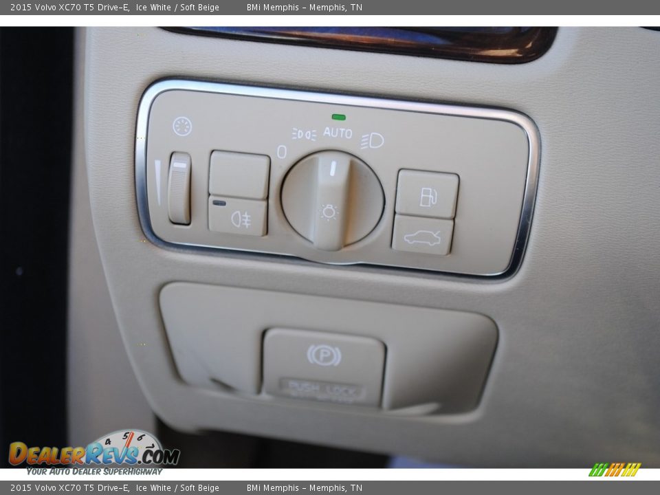 Controls of 2015 Volvo XC70 T5 Drive-E Photo #15