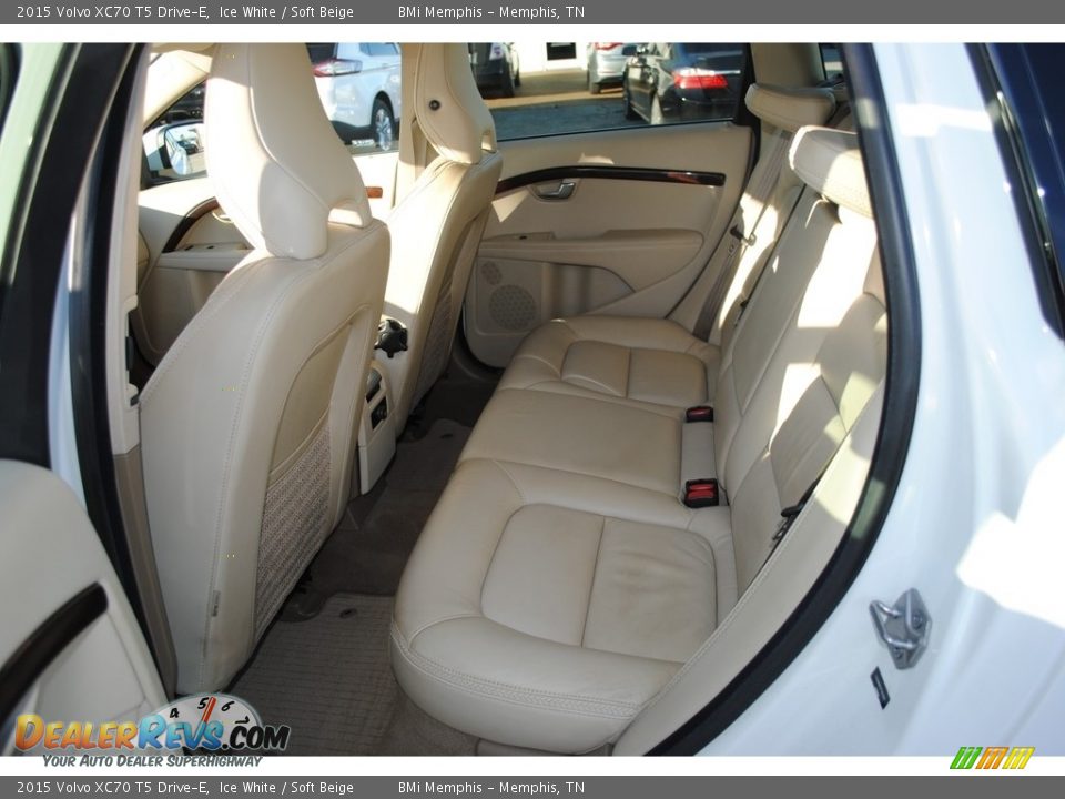 Rear Seat of 2015 Volvo XC70 T5 Drive-E Photo #21