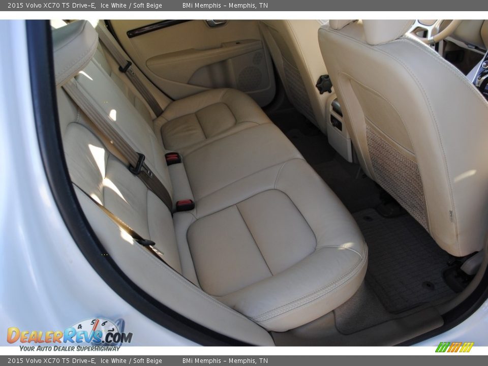 Rear Seat of 2015 Volvo XC70 T5 Drive-E Photo #25