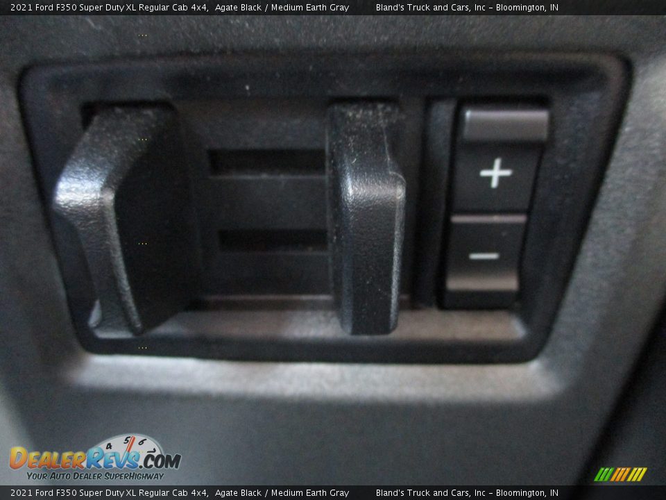 2021 Ford F350 Super Duty XL Regular Cab 4x4 Agate Black / Medium Earth Gray Photo #19