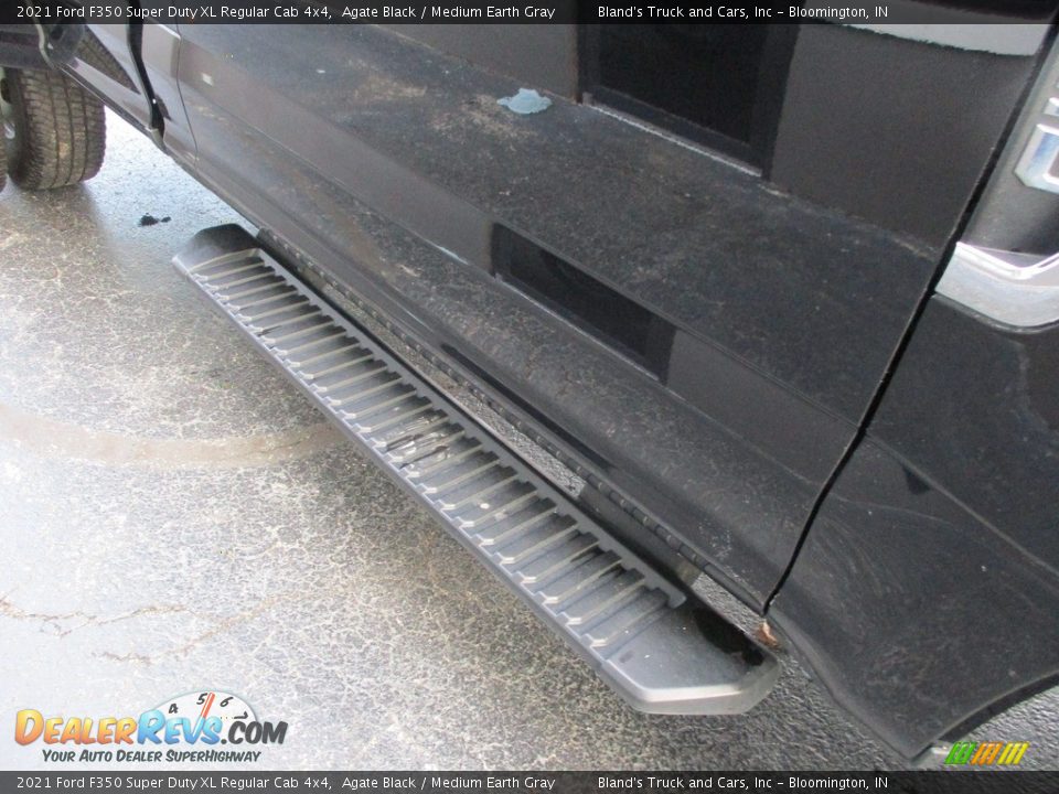 2021 Ford F350 Super Duty XL Regular Cab 4x4 Agate Black / Medium Earth Gray Photo #29