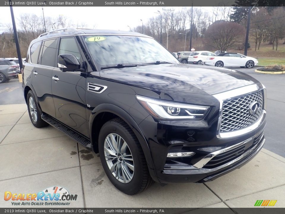 Front 3/4 View of 2019 Infiniti QX80 Luxe Photo #8