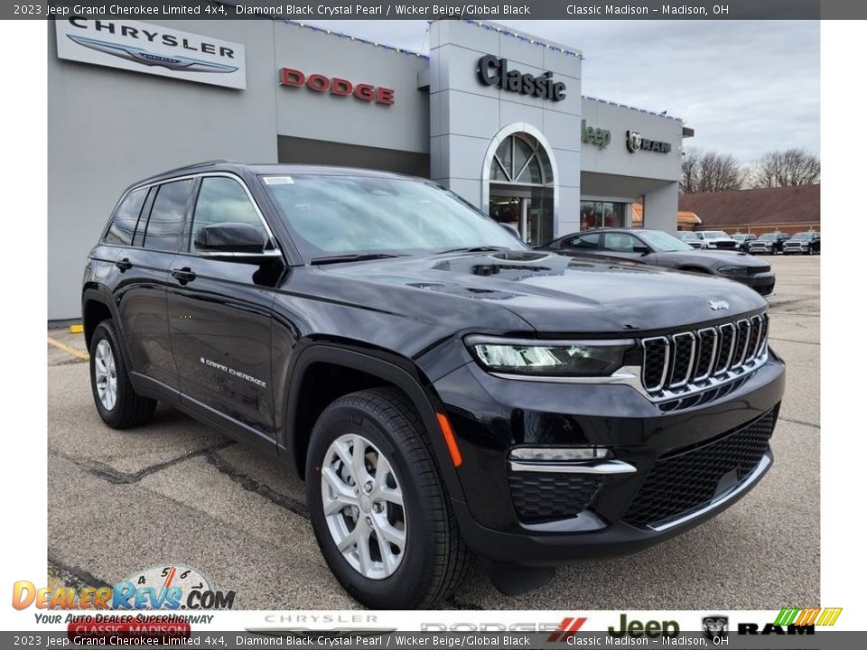 2023 Jeep Grand Cherokee Limited 4x4 Diamond Black Crystal Pearl / Wicker Beige/Global Black Photo #1