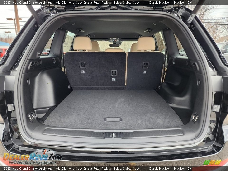 2023 Jeep Grand Cherokee Limited 4x4 Diamond Black Crystal Pearl / Wicker Beige/Global Black Photo #11
