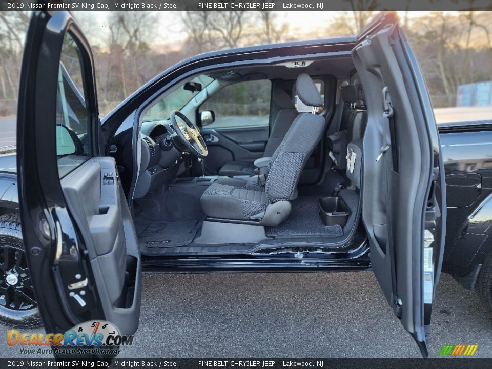 2019 Nissan Frontier SV King Cab Midnight Black / Steel Photo #32