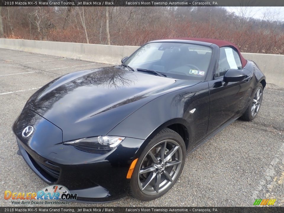 Front 3/4 View of 2018 Mazda MX-5 Miata Grand Touring Photo #1