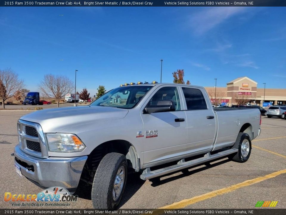 Front 3/4 View of 2015 Ram 3500 Tradesman Crew Cab 4x4 Photo #1