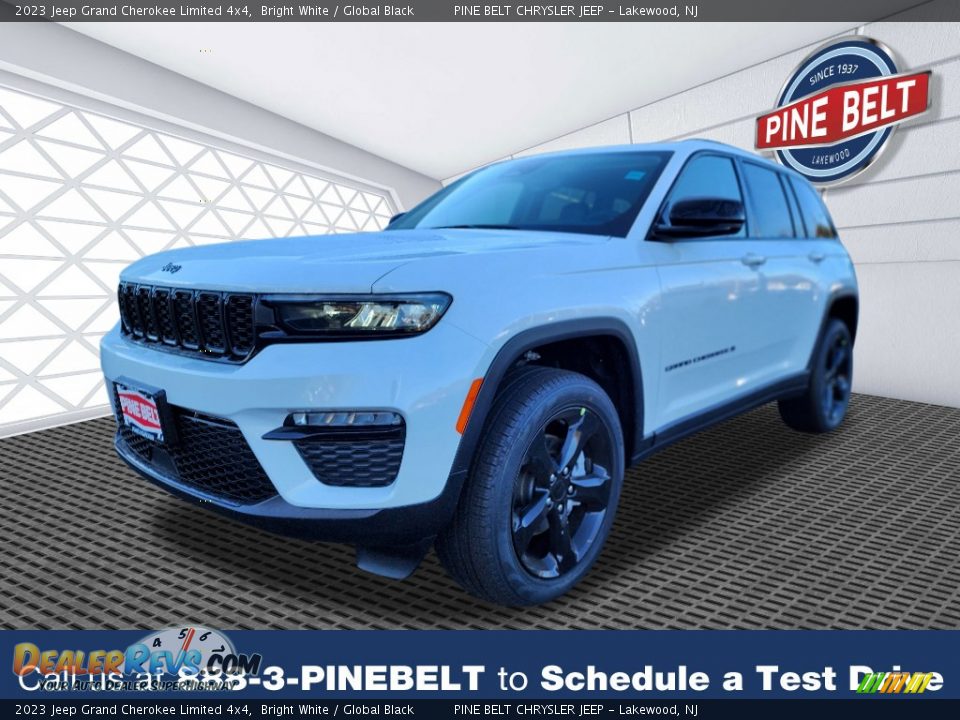 2023 Jeep Grand Cherokee Limited 4x4 Bright White / Global Black Photo #1