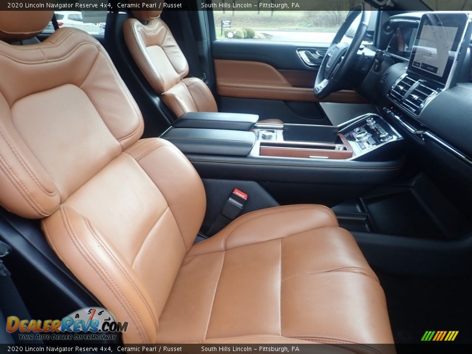 Front Seat of 2020 Lincoln Navigator Reserve 4x4 Photo #11