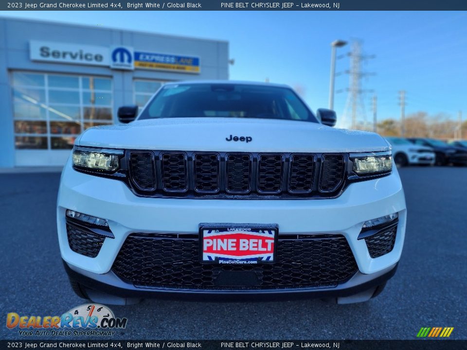 2023 Jeep Grand Cherokee Limited 4x4 Bright White / Global Black Photo #2