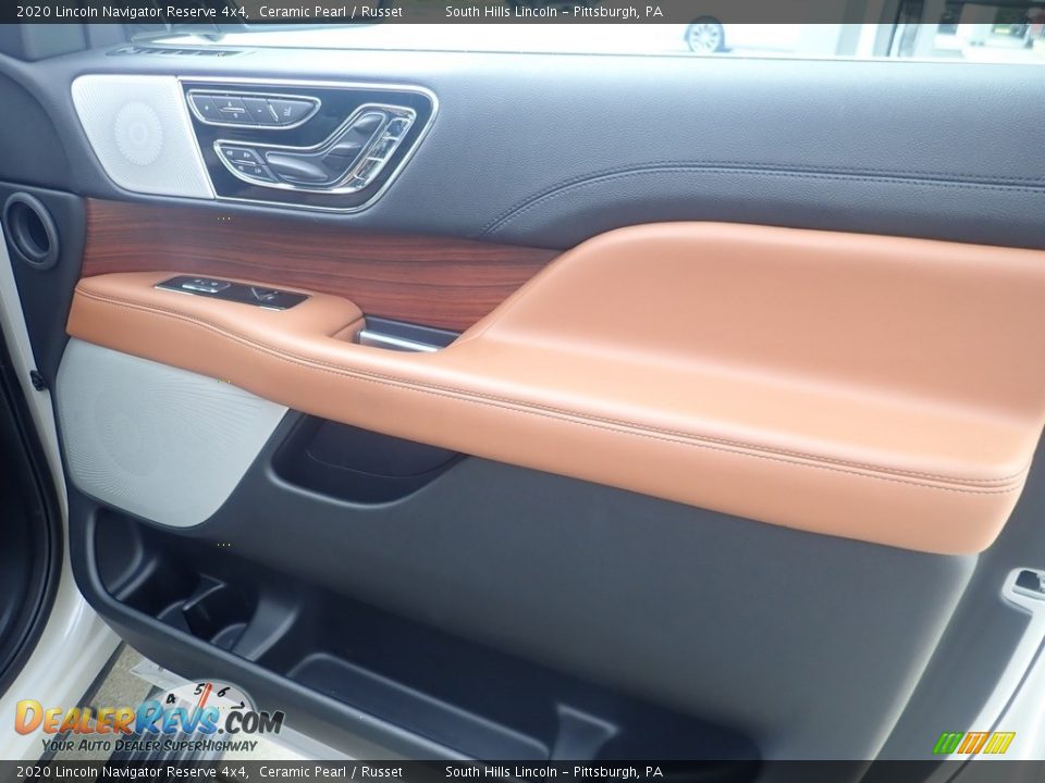 Door Panel of 2020 Lincoln Navigator Reserve 4x4 Photo #12