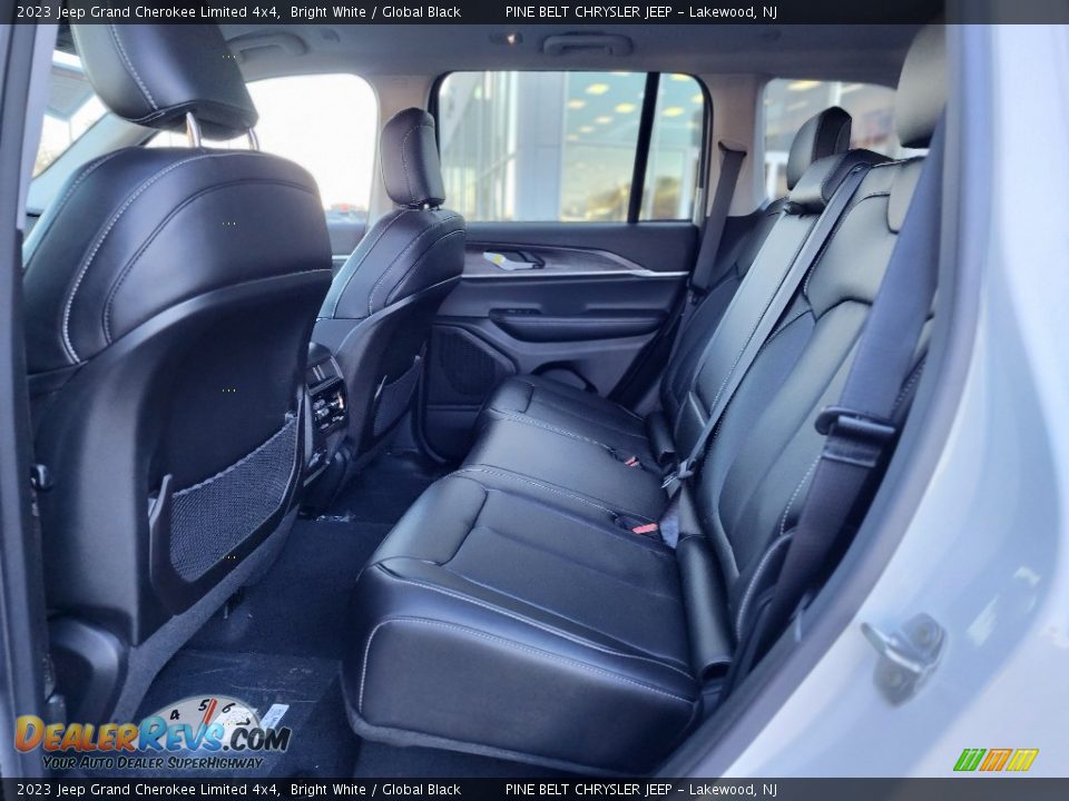 2023 Jeep Grand Cherokee Limited 4x4 Bright White / Global Black Photo #7