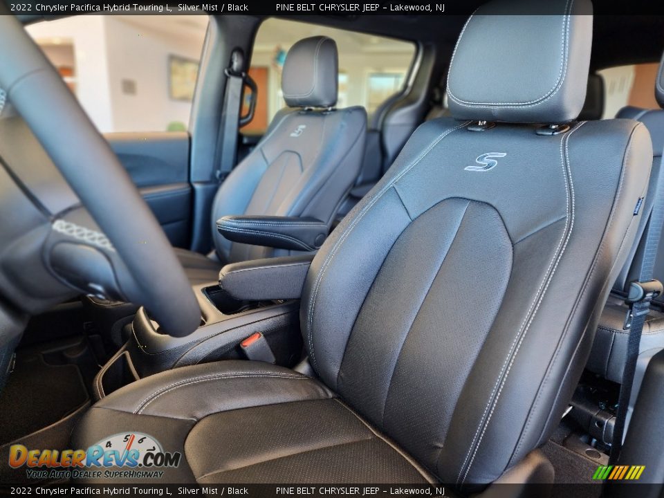 Front Seat of 2022 Chrysler Pacifica Hybrid Touring L Photo #13