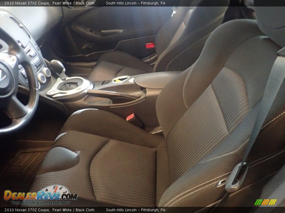 Front Seat of 2010 Nissan 370Z Coupe Photo #12