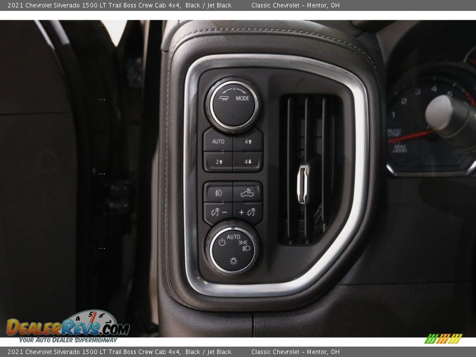 Controls of 2021 Chevrolet Silverado 1500 LT Trail Boss Crew Cab 4x4 Photo #6