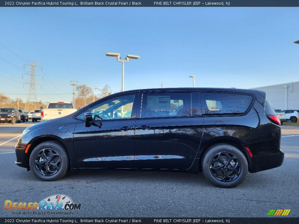 2022 Chrysler Pacifica Hybrid Touring L Brilliant Black Crystal Pearl / Black Photo #3